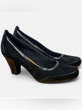 Clarks Black Suede Leather Round Toe Pump Heels Comfort Shoe Sz 9